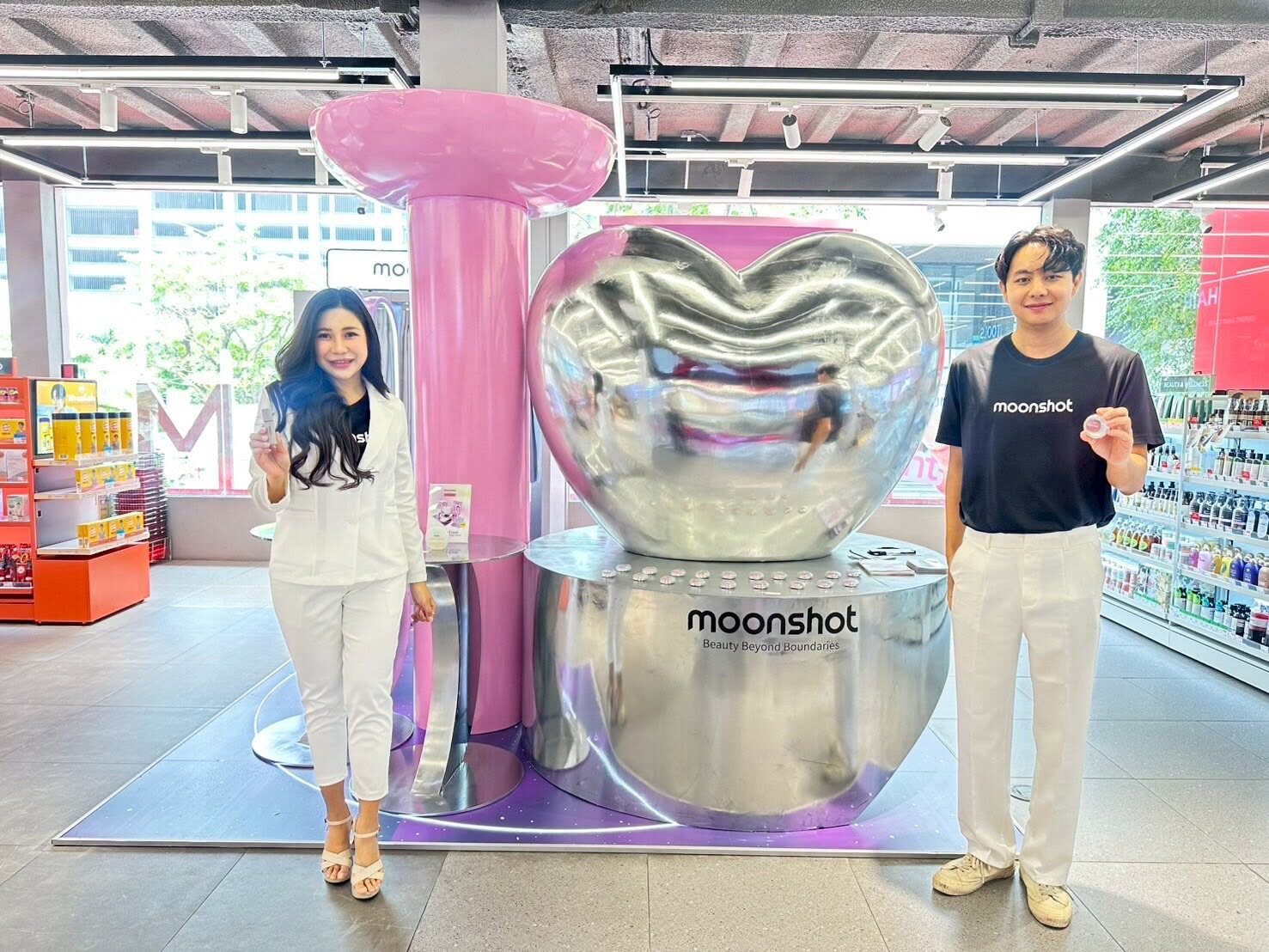 องค์ประกอบงานผลิตและตกแต่งบูธ Moonshot